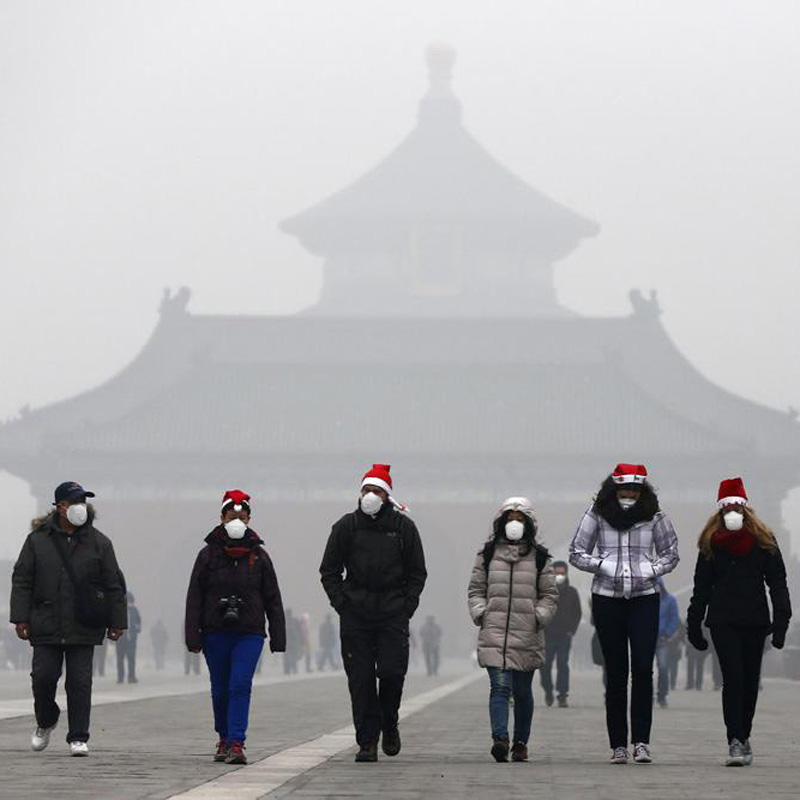 I'm afraid you don't know the danger of wearing a mask all the year round, otherwise you won't wear it when you are killed.